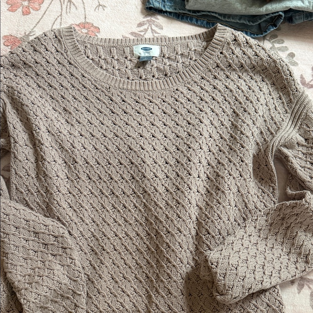 Women's Cable Knit Sweater - Beige